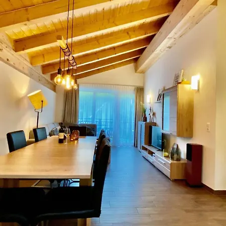 Emma Top 4 Apartment *